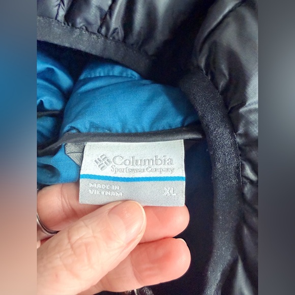Columbia Puffer Jacket in Black Size XL - Picture 5 of 5